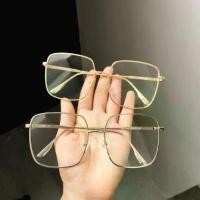 ราคา GAMT แว่นตากรองแสง แว่นกันแดด Polarized Sunglasses Square Lens Full Frame เลนส์ใสกรอบทอง (1731459118069483356)