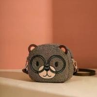ราคา กระเป๋าทรงสี่เหลี่ยม ตุ๊กตาหมี แว่นตา ผู้หญิง สไตล์เกาหลี กระเป๋าสะพายข้าง แฟชั่น เหมาะสำหรับการเดินทาง ช้อปปิ้ง และการเดินทางทุกวัน (1731492871080937379)