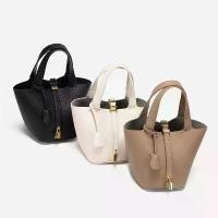 ราคา กระเป๋าหูหิ้วด้านบน สไตล์วินเทจ ดีไซน์ตะกร้าสุดคิ้วท์ ทรงถังน้ำ สำหรับผู้หญิง กระเป๋า กลิตเตอร์ กระเป๋า ทรง ซอง จดหมาย กระเป๋า หมอน เปรี้ยว หลุยส์ วิตตอง กระเป๋า แท้ กระเป๋า tory burch (17319171777260