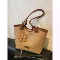 ราคา กระเป๋าสะพายไหล่, กระเป๋าถือ, กระเป๋าโท้ทเดินทาง กระเป๋า ทรง หมอน แบรนด์ แท้ goodie กระเป๋า นิ่ม สไตล์เกาหลี ဂ ျ ိ တ ် กระเป๋า สตางค์ ห้อยคอ กระเป๋า สตางค์ ห้อยคอ ก (1732325295810055098)