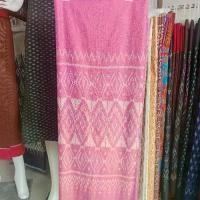 ราคา ผ้าฝ้ายมัดหมี่ ทอมือ หมักโคลน ขนาด 95 * 180 cm.สำหรับนำไปตัดผ้าถุง ตัดเสื้อ กระโปรง มีความหนานุ่มพิเศษ (1732256378131155633)