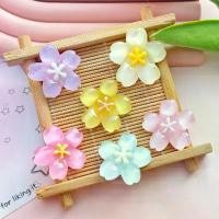 ราคา ดอกไม้จำลอง ดอกไม้ห้ากกลีบ สีใสน้ำแข็ง ทำจากเรซิน เครื่องประดับ หลวง ปู่ โต๊ะ หน้า ปี่เซียะ ใบโคลเวอร์ 4 แฉกของแท้ amulet ล็อกเก็ต รูป พ่อแม่ จี้ พระ เงิน แท้ หน้า ปี่ (1732162305871678401)