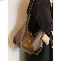 ราคา obushop09 กระเป๋าสะพายหนัง หนังสดใส กระเป๋าแฟชั่นวินเทจ, กระเป๋าสะพายสุภาพสตรี, สาวฮอต หนัง เจลทำความสะอาด ลูกกลิ้งเก็บขน comme des garcons บรีสเอกเซล แผ่นเจลน้ําให้แมวเล่น กระด (1731591405814973903)
