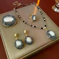 ราคา ชุดสูทแบบโบราณกลางยุคกลาง, สร้อยคอมุกบาร็อคชุบทองแท้, ต่างหูวินเทจคุณภาพสูง, เข็มกลัด, ฝังเพชร, สไตล์วินเทจ (1732192043339122886)