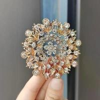 ราคา เข็มกลัดดอกไม้ Rhinestone เต็มรูปแบบ ดีไซน์สร้างสรรค์ หรูหรา และไม่ซ้ำใคร สำหรับผู้หญิง เข็มกลัด คน ท้อง พระคุ้มครอง เข็มกลัด นกยูง ตัว ใหญ่ เข็มเพชร วัตถุ โบราณ (1731937703690078450)