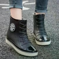 ราคา รองเท้าบูทกันฝน รองเท้าบูทกันน้ำ ความยาวสั้น กันลื่น รองเท้ายาง รองเท้าบูท Overshoes มาใหม่ เหมาะสำหรับผู้ใหญ่และนักเรียน แฟชั่นเกาหลี สำหรับผู้หญิง ใส่หน้าร้อน (1731355481301878153)