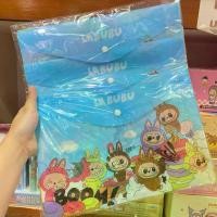 ราคา แฟ้มใส่เอกสาร Labubu แฟ้มA4 ลายลาบูบู้น่ารัก แฟ้มพลาสติก เครื่องเขียน หนา ซองกระดุมพลาสติก คละสี 12 ซอง (1730659713689946229)