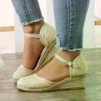 ราคา 2024 ใหม่ รองเท้าแตะส้นสูงผู้หญิง รองเท้าฤดูร้อน รองเท้าส้นเตารีด รองเท้าผู้หญิงมีสายรัดข้อเท้า รองเท้าแฟชั่นสีคละแบบสำหรับผู้หญิง (1730891480500636360)