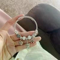 ราคา สร้อยข้อมือแบบเปิดพร้อมลูกปัด DIY, การออกแบบหมีหัวใจ, หรูหราราคาไม่แพง, สร้อยข้อมือเพทาย, การออกแบบเฉพาะใหม่, สร้อยข้อมือสำหรับผู้หญิง กำไล vca สร้อย ข้อ มือ สร้อย ข้อ มือ (1731729223019432013)