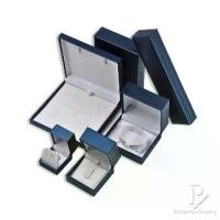 ราคา กล่องหนังใส่เครื่องประดับสีน้ำเงิน ใส่เซ็ทจิวเวอรี่ให้หรูหรา แหวน ต่างหู สร้อยมือ กำไล จี้ สร้อยคอ ได้ครบ สินค้าพร้อมส่ง (1729818048908003566)