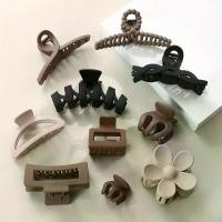 ราคา กิ๊บติดผมผู้หญิง ชุด 10 ชิ้น สไตล์เรียบหรู ผิวด้าน จับแข็งแรง กันลื่น รูปทรงต่างๆ เหมาะสำหรับจัดแต่งทรงผมหนา กิ๊บติดผม กิ๊ฟช็อป กิ๊บ ติด ผม เพชร (1731714560853313310)