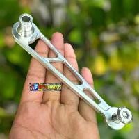 ราคา ขายึดท่อเคอา/KR /SERPICO/VR/และรุ่นอื่นๆรถ2จังหวะ ขายึดท่อแต่ง พร้อมบูทและน็อตจับ #ขาจับท่อ คําแนะนําการขายที่ร้อนแรงในเดือนนี้ มอเตอร์ไซค์ motorcycle (1731539967433542286)