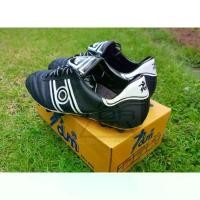 ราคา DUM รองเท้าฟุตบอล หนังแท้ หนังวัว รองเท้าสำหรับ นักฟุตบอล ระดับตำนาน ยุค90 สตั๊ด รองเท้าสตั๊ดหนังแท้ คอบอลตัวจริงต้องมี 【โปรโมชั่น】 (1731329492876887691)