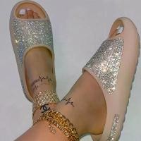 ราคา รองเท้าแตะหน้าเพชร มาใหม่ สำหรับผู้หญิง ฤดูร้อน แฟลช พื้นหนา รองเท้าแตะสุดหรู รองเท้าแตะชายหาดกลางแจ้ง รองเท้าสไลด์ (1730021778121198318)