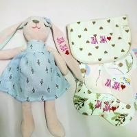 ราคา ผ้าซับน้ำลายปักชื่อ ผ้ากันน้ำลาย ผ้ากันเปื้อนเด็ก (1730062550407154159)