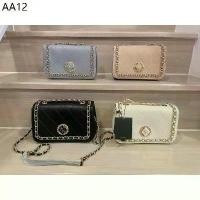 ราคา gfkshop168 ขาย ร้อน สินค้าขายดี มีบริการเก็บ แนะนำวันนี้ บล็อกบัสเตอร์ ขายดี ของแท้ LYN งานแท้( outlet ) แต่งโซ่สีทองเรียบหรูค่ะ ป้ายแทค ราคา + ถุงผ้า (1732057129712650257)