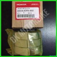 ราคา obstetshop ความคงทน ผ้าครัช 3 ก้อน แท้ PCX125, PCX150, CL125i ปีเก่า ไฟหน้าธรรมดา ของแท้ศุนย์ (22535-KWN-900) กระจก เวฟ 110 iled รถ Motorcycle มอเตอร์ไซค์ (1730565086865229959)