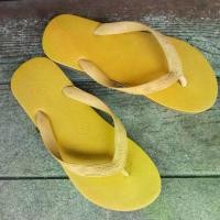 ราคา COD SCPPLaza รองเท้าแตะดาวเทียม สีพระ สีเหลืองน้ำตาล รองเท้าสังฆทาน รองเท้าถวายพระ รองเท้าสงฆ์ PLASLON พลาสลอน ดาวเทียม ของแท้ 100% (1731659857808754149)