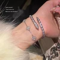 ราคา สร้อยข้อมือรูปงู วิญญาณหัวงู เพชรเต็ม เนื้อเงิน สร้อยข้อมือหินไททาเนียมสูง สง่างาม [COD] cluster engagement ring โหลสุ่ม เครื่องประดับ แหวน ดูเวลา จี้ เหรียญ ครุฑ หลวง พ่อ คูณ เค (1731535142839682453)