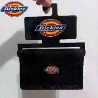 ราคา kpishop43 Dickiesกระเป๋าสตางค์ใบสั้น แบบเรียบ สำหรับผู้ชายและผู้หญิง ผ้าไนลอน 3 พับ กระเป๋าสตางค์ สีดำ လက်စွပ်boy ขาย ร้อน ลูกกลิ้งทำความสะอาด เช็ดหน้า แนะนำวันนี้ ခေါင်းအုံးစွတ် (1731591431589364839)
