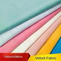 ราคา ผ้ากำมะหยี่ด้าน 1 เมตร เหมาะสำหรับเบาะ ผ้าม่าน โซฟา ปลอกหมอน เย็บผ้า DIY สีอ่อนนุ่ม ผ้าบางและหนา ผ้าผิวเรียบ สีดำและสีแดง (1731158738553047768)