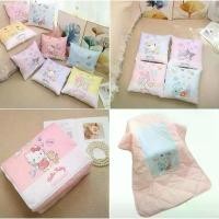 ราคา หมอนผ้าห่ม Sanrio Characters พับเป็นหมอน กางออกเป็นผ้าห่ม ขนาดหมอน 39x39cm ขนาดผ้าห่ม 100x150cmใบละ 319 บาท (1731815123493881692)