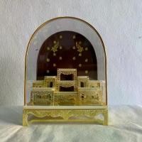 ราคา [จัดส่งทันที] ตู้พระ โต๊ะหมู่บูชา ขนาดจิ๋ว มีฝาครอบ ฐานงา (ครอบโอ้ค) แถมฟรี! กล่องใส่พระเครื่องจำนวน 2 ชิ้น (1731184032645547270)