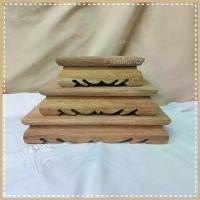 ราคา โต๊ะหมู่บูชา โต๊ะหมู่ โต๊ะพระ ฐานรองพระ โต๊ะยอด โต๊ะยอดวางปรหิ้งพระประทาน โต๊ะหมู่เล็ก ฐานวางแจกัน ดอกไม้ ธูปเทียน งานไม้สักทอง (1729610500729571988)