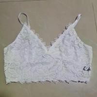 ราคา เสื้อกล้าม เสื้อสายเดี่ยว เสื้อในลูกไม้ คอวี สีขาว ของใหม่ ขายดีประจำเดือนนี้ (1731796706749614062)