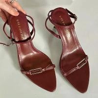 ราคา รองเท้าส้นสูง รองเท้าแตะ สำหรับสุภาพสตรี ปลายแหลม สายรัดข้อเท้า หัวเข็มขัด แฟชั่น มีโลหะ รองเท้าส้นสูงผู้หญิง สีแดง (1731081572231710766)