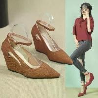 ราคา รองเท้าส้นสูงผู้หญิง ส้นลิ่ม ปลายแหลม สายรัดข้อเท้า หัวเข็มขัด กลั่น มีสไตล์ และหลากหลาย รองเท้าส้นสูง (1731602542752860729)