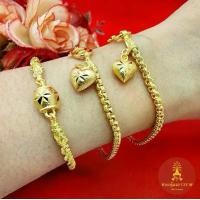 ราคา สร้อยข้อมือทองพ่นทราย ความยาว 6.5-6.7 นิ้ว เทียบเท่า 2 สลึง ลายมาลัยคั่นโอ่ง ผ่าหวายกลมห้อยจี้หัวใจ ชุบทอง ดีไซน์สวยงาม (1731839384829331131)