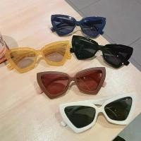 ราคา แว่นกันแดดทรงแคทอาย แฟชั่น สำหรับผู้หญิง กรอบผิดปกติ หรูหรา เหมาะสำหรับการเดินทาง ป้องกันรังสีอัลตราไวโอเลต แว่นกันแดดผู้หญิง แว่นสายตาสั้น แว่น บิด ได้ แว่น mykita ผู้ หญิง ဝ ရ (1731322292334397503)