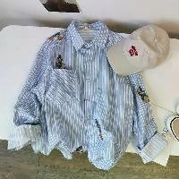 ราคา เสื้อเชิ้ตผู้ชาย เสื้อเชิ้ตแขนยาวลายทางสีน้ำเงินและสีขาว ปักลายการ์ตูน ท๊อป (1730024559016905489)