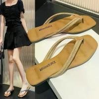 ราคา รองเท้าแตะผู้หญิง ฤดูร้อนใหม่ คอลเลคชั่นปี 2024 รองเท้าแตะข้ามพรมแดน ขนาดใหญ่ แจ๊กเก็ตแฟชั่น รองเท้าแตะส้นแบน ขายส่ง (1730030417578920610)