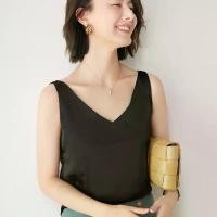 ราคา เสื้อแขนกุด คอวี ผ้าไหมอิตาลี ซับในเต็มตัว อก 36-40 ขายดี Women Clothing ผู้หญิง เสื้อครอป เสื้อกรามู เสื้อครอปซีทรู เสื้อสายเดี่ยว เสื้อกล้ามผู้หญิง สายเดี่ยว เกาะอก เสื้อกล (1731329761333381711)