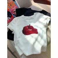 ราคา yout-trend เสื้อยืดแขนสั้น ลายตัวอักษรมินิมอลเกาหลีมากๆ หลวม unisex ผ้าคอตตอนนิ่มมากไม่หด เสื้อคู่1590Apple (1731367816720123063)