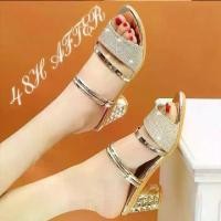 ราคา รองเท้าแตะส้นกลางผู้หญิง เปิดนิ้วเท้า คริสตัล rhinestone ลำลอง ส้นเหลี่ยม รองเท้าส้นสูง รองเท้าแตะแบบสวม รองเท้าด้านนอกแฟชั่นหนา (1729789551274068515)