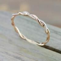 ราคา ชุดแหวนหมั้น สีโรสโกลด์ ประณีต ฝังไมโครด้วยเซอร์โคเนีย สำหรับสุภาพสตรี สองชิ้น แหวน นาค แท้ 100 % สมัย เก่า (1731126752247647124)