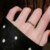 ราคา แแหวนหรูหราราคาไม่แพงสำหรับบันได แหวนเหล็กไททาเนียมและเพทาย ฝังหญิง สไตล์ Ins เครื่องประดับแฟชั่นสำหรับคู่รัก（TB137） แหวน นาค แท้ โบราณ devil rings แหวน กล (1731863181194332192)