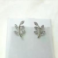 ราคา CE5142 ต่างหูซิลเวอร์แท้ 925 ฝังประดับเพชร พลอย CZ คุณภาพสูง 5A ชุบทอง 18k (1730602231003187561)