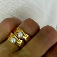 ราคา แหวนมุกลาวา สแตนเลสชุบทอง 18K เทรนด์แฟชั่น แหวนเหล็กไททาเนียม แหวน โกเมน skynani ring แหวน พญาครุฑ แหวน พลอย สีฟ้า แหวน หัว กระเบน skynani ring couple (1731826596637673597)