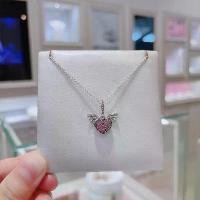 ราคา สร้อยคอหัวใจปีกนางฟ้า, ฝังเพทาย, สไตล์เดียวกันในพาน, 398505, C01, 398505, C02 ของขวัญ แหวน พลอย สีส้ม สร้อย ข้อ มือ อิตาลี buddha necklace แหวน หลวงพ่อรวย ของ แท้ สร้อยค (1732225223706774166)