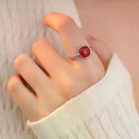 ราคา แหวนเปิดเรซิ่นทรงสี่เหลี่ยมสีแดงย้อนยุคสำหรับผู้หญิง สไตล์ชาติพันธุ์เรียบง่าย แหวนนิ้วชี้ สร้อยข้อมือคุณภาพสูง บุคลิกภาพ engagement ring แหวน พลอย ครึ่ง สลึง (1731773289152284812)