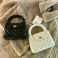 ราคา กระเป๋าสะพายข้าง สไตล์เกาหลี เรียบง่าย เพชร สไตล์ชาแนล แฟชั่น แบบพกพา ขนาดเล็ก รับประกันคุณภาพ กระเป๋าสไตล์ชาแนล (1731560037173396733)