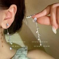 ราคา ต่างหูสาว ใบไม้ พู่ เพชร 2025 แบบหรู เรขาคณิต แฟชั่น หรูหรา สไตล์โมเดิร์น ไม่เหมือนใคร​ ชุด ต่าง หู ตุ้ม หู (1731513492967163409)