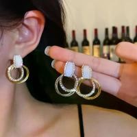 ราคา ต่างหูผู้หญิง  ต่างหู วงกลม เพชร แฟชั่น สไตล์เกาหลี 2025 แบบมินิมอล แบบเฉพาะตัว หรูหรา​ ชุด ต่าง หู จิว เกาหลี ตุ้ม หู (1731513391916484113)
