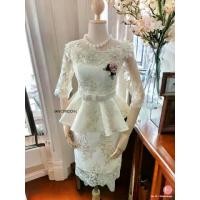 ราคา Chic2Chic ชุดออกงาน เดรสเปิดไหล่ ผ้าไหมเนื้อดี ดูสวยสง่า แถมเข็มขัดโบว์ผ้าเหมือนนางแบบใส่ สีพิงค์โกดล์ ทอง ขาวครีม ราคา 1090 (1731801987480061028)