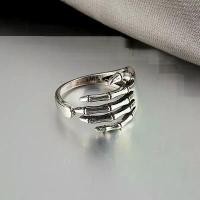 ราคา แหวนมะพร้าว สไตล์ฮิปฮอปสตรีท Ins ย้อนยุคและบุคลิกภาพเก่า แหวนกรงเล็บห้าหัวกะโหลก rapunzel crown ring แหวน โอปอล แท้ แหวน พระวิษณุกรรม mulan ring silicone rings (1731140587080026402)