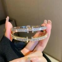 ราคา กำไลข้อมือผู้หญิง แฟชั่น（TB243） สร้อย ข้อ มือ กําไลสายมู ดิว อริสรา ส ร ้ อ ย ข ้ อ ม ื อ ใ บ โ ค ล เ ว อ ร ์ คา เทีย ตะปู ของ แท้ (1731999317350844718)